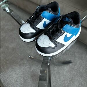 Baby’s Low top Nike’s